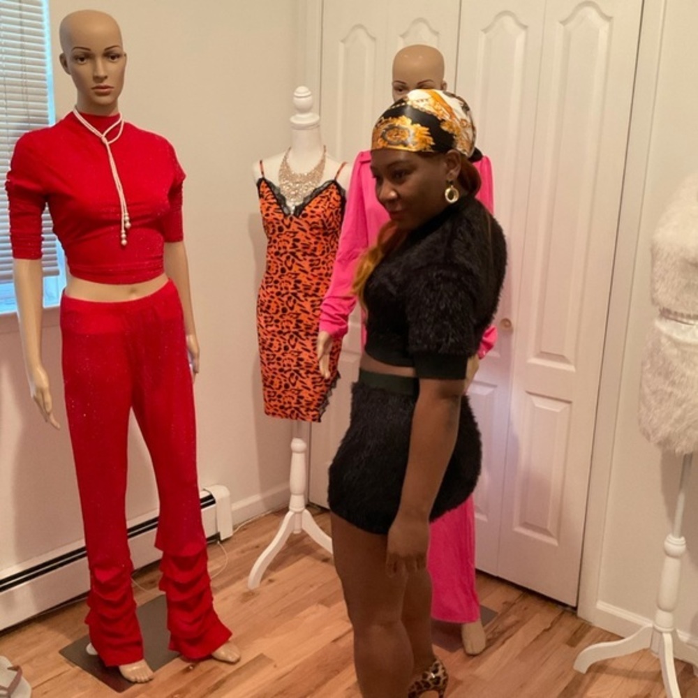 Black two piece petite set - Picture 9 of 10